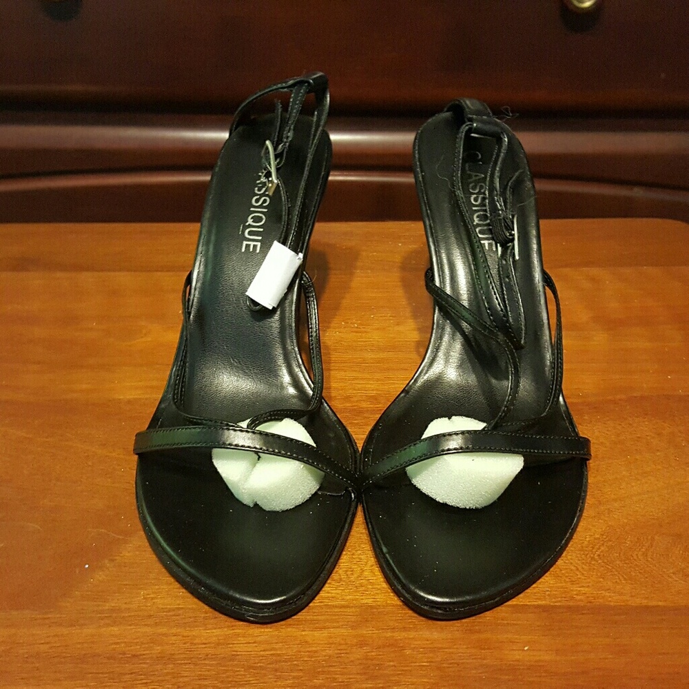 NEW Black Convertible Strap Heels